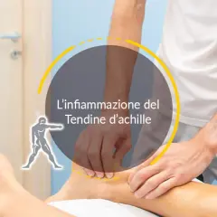 Mani che massaggiano un piede, evidenziando l'infiammazione del tendine d'achille, un comune dolore al risveglio.