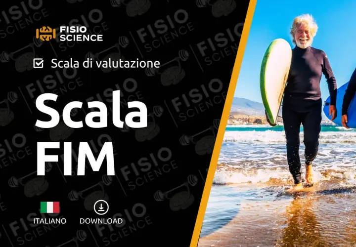 Un uomo anziano sorridente con una tavola da surf, pronto per la sua scala FIM.