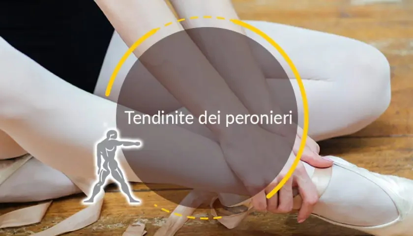 Ballerina che si tocca la caviglia, indicando una potenziale tendinite dei peronieri.