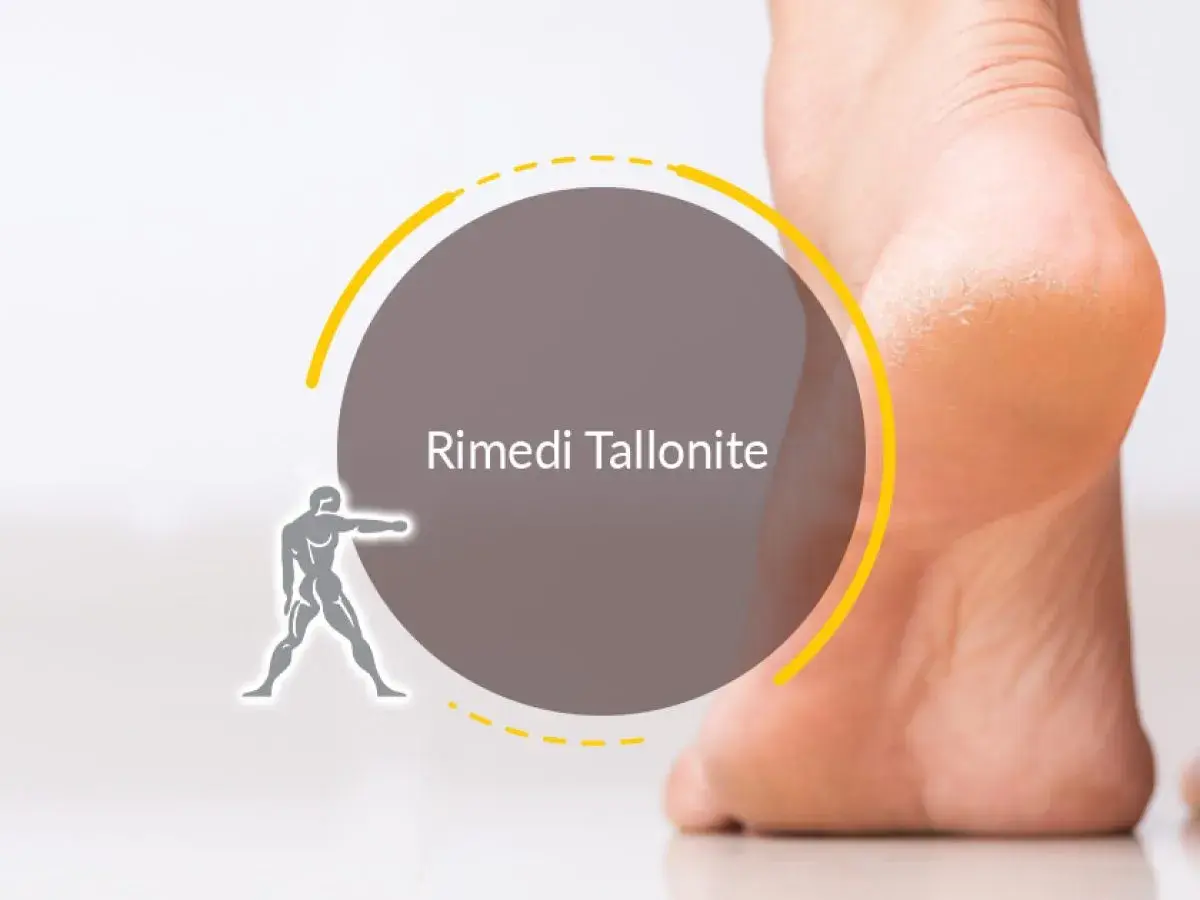 Un piede con tallonite, pronto a ricevere rimedi per camminare senza dolore.